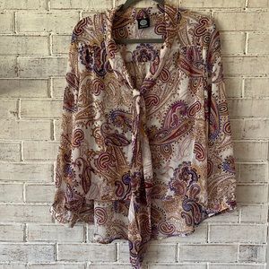 Bobeau purple/brown paisley button down blouse w/tie neckline. Size L. EUC